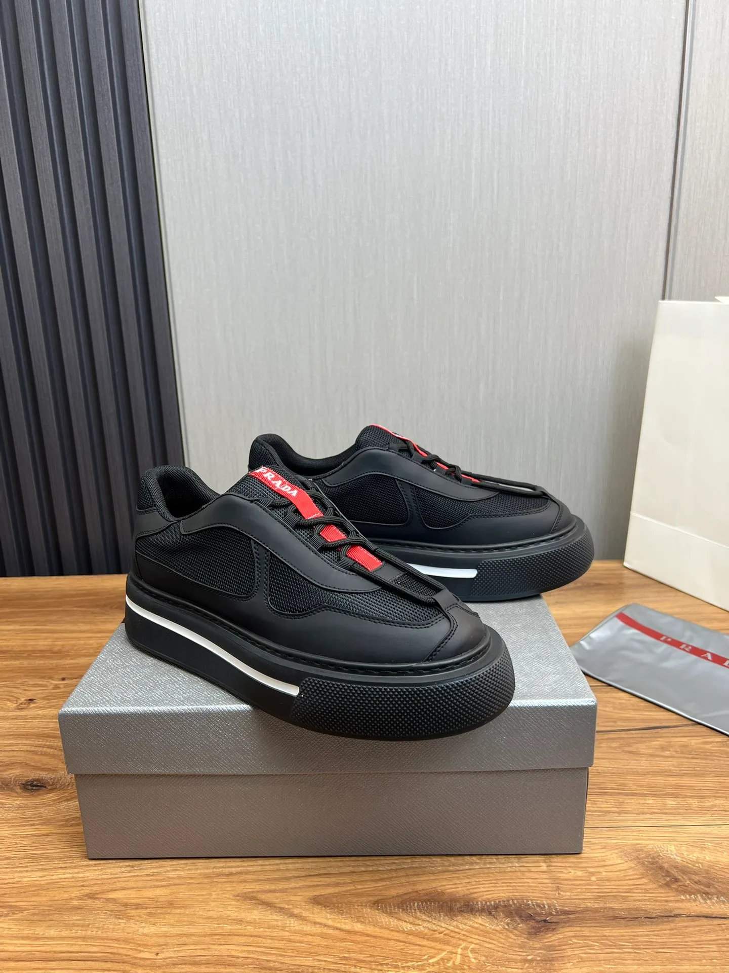 Men's shoes 💰580💰 [PRADA] Men's shoes are popular in the counter, official website is synchronized, 1 high-quality shipment ✔️Original fly-woven cowhide + cowhide lining, 1🆚1 replica, original sole, 38-45 (45 customized, non-refundable)